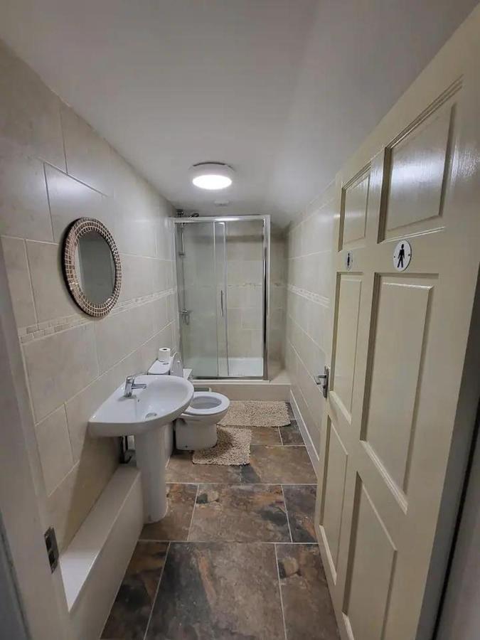 The Dublin Packet - Single Room 2 Холихед Экстерьер фото