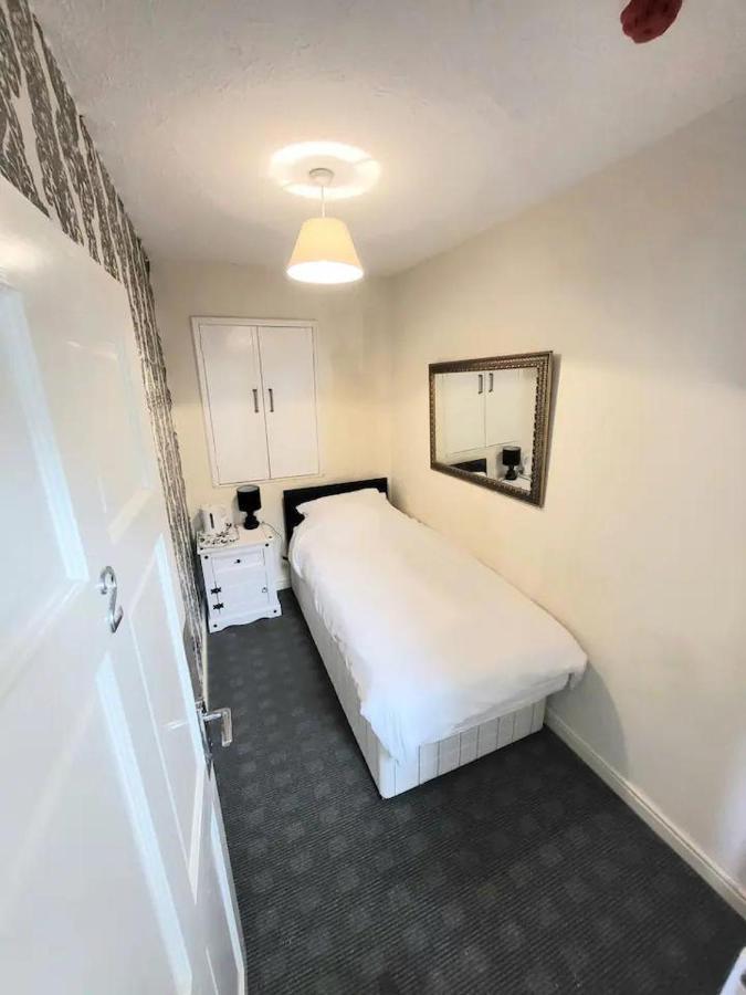 The Dublin Packet - Single Room 2 Холихед Экстерьер фото